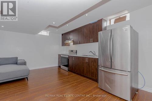 91 Sewells Lane, Brampton, ON - Indoor Photo Showing Kitchen