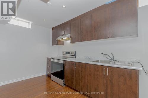 91 Sewells Lane, Brampton, ON - Indoor Photo Showing Kitchen