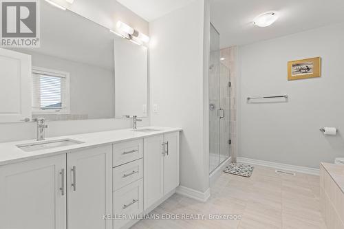 51 Starfire Crescent, Hamilton, ON - Indoor Photo Showing Bathroom