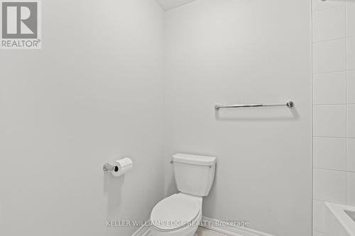 51 Starfire Crescent, Hamilton, ON - Indoor Photo Showing Bathroom