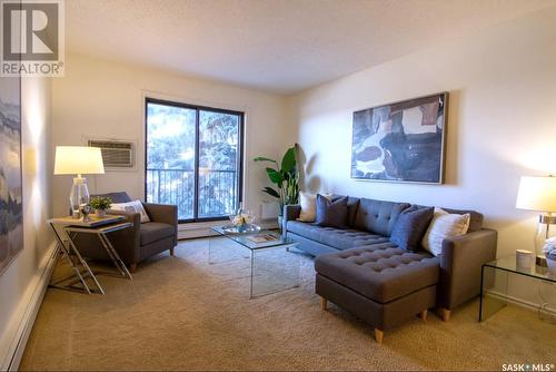 307 2233 St Henry Avenue, Saskatoon, SK - Indoor Photo Showing Living Room