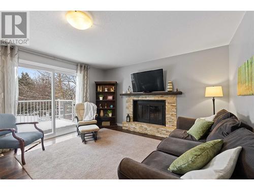 2650 30 Avenue Ne, Salmon Arm, BC - Indoor Photo Showing Living Room With Fireplace