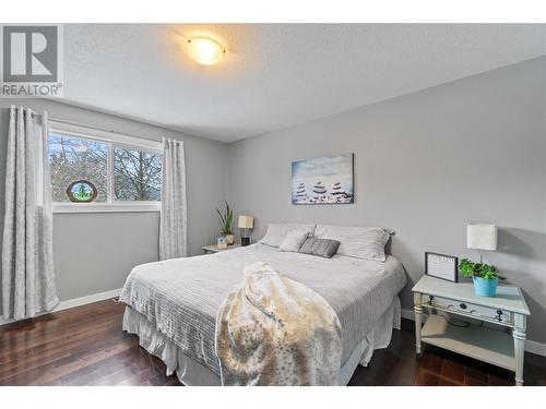 2650 30 Avenue Ne, Salmon Arm, BC - Indoor Photo Showing Bedroom