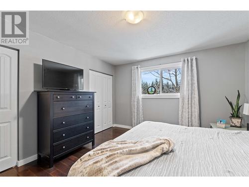 2650 30 Avenue Ne, Salmon Arm, BC - Indoor Photo Showing Bedroom