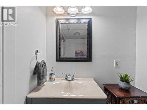 2650 30 Avenue Ne, Salmon Arm, BC - Indoor Photo Showing Bathroom