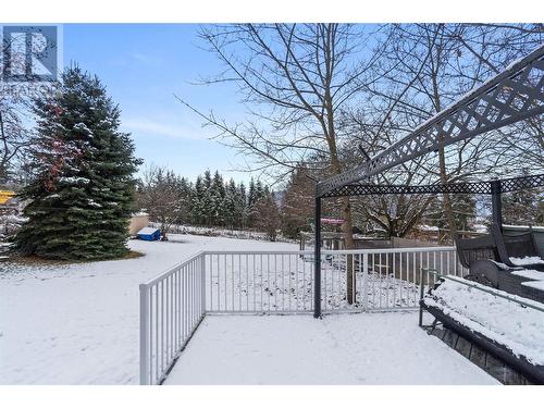 2650 30 Avenue Ne, Salmon Arm, BC - Outdoor