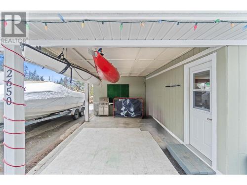 2650 30 Avenue Ne, Salmon Arm, BC - Indoor Photo Showing Garage