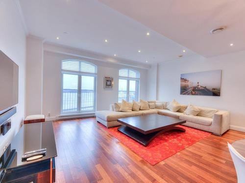 Salon - 404-1000 Rue De La Commune E., Montréal (Ville-Marie), QC - Indoor Photo Showing Living Room