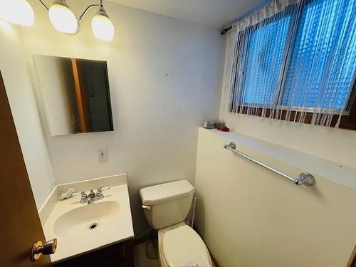 505 Dalhousie Drive, Thunder Bay, ON - Indoor Photo Showing Bathroom