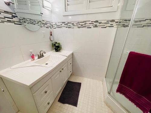 505 Dalhousie Drive, Thunder Bay, ON - Indoor Photo Showing Bathroom