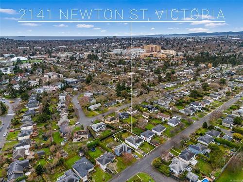 2141 Newton St, Oak Bay, BC 