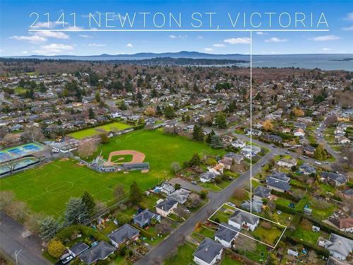 2141 Newton St, Oak Bay, BC 