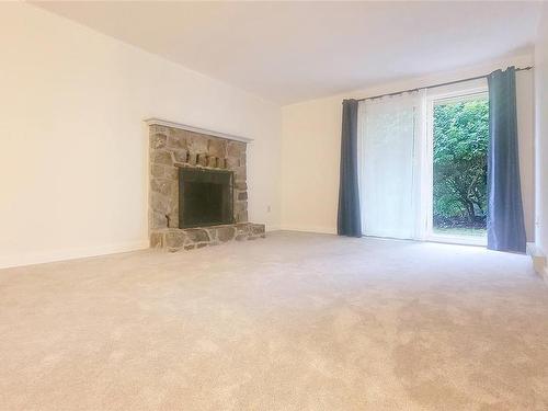 105-1010 Bristol Rd, Saanich, BC - Indoor With Fireplace