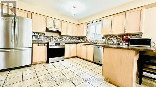 240 Purple Sage Crescent, Kitchener, ON - Indoor Photo Showing Kitchen