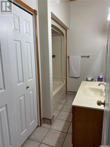 74 Nunn Street, La Ronge, SK - Indoor Photo Showing Bathroom