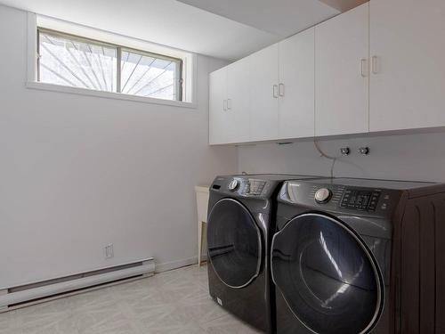 Salle de lavage - 1075 Rue Renoir, Brossard, QC - Indoor Photo Showing Laundry Room