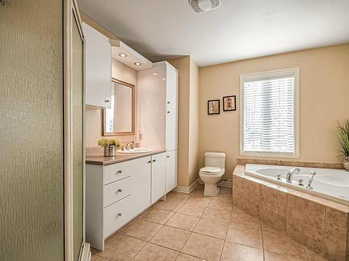 Salle de bains attenante Ã  la CCP - 25 Rue Du Boisé, Lachute, QC - Indoor Photo Showing Bathroom