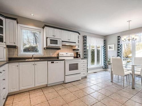 Cuisine - 25 Rue Du Boisé, Lachute, QC - Indoor Photo Showing Kitchen