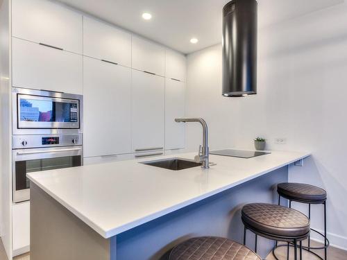 Kitchen - 1405-1 Boul. De Maisonneuve O., Montréal (Ville-Marie), QC - Indoor Photo Showing Kitchen With Upgraded Kitchen