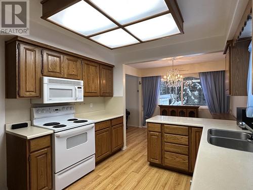 5427 Ferguson Lake Road, Prince George, BC - Indoor Photo Showing Kitchen With Double Sink