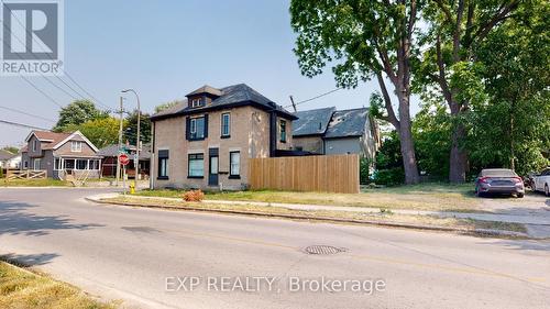 553 Quebec Street, London, ON - Outdoor With Facade