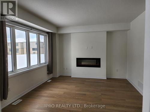 256 Velvet Way, Thorold, ON - Indoor Photo Showing Living Room With Fireplace