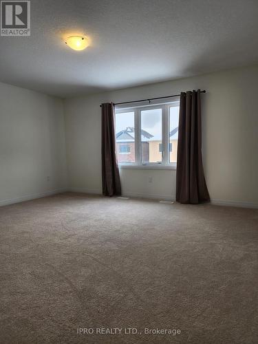 256 Velvet Way, Thorold, ON - Indoor Photo Showing Other Room