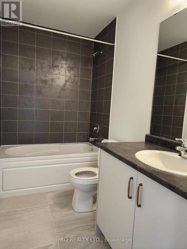 256 Velvet Way, Thorold, ON - Indoor Photo Showing Bathroom