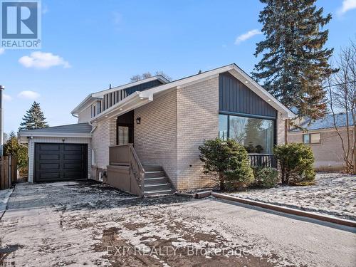 11 Webster Drive, Aurora, ON - Outdoor