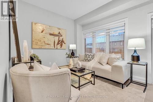 18 Deneb Street, Barrie, ON - Indoor Photo Showing Living Room