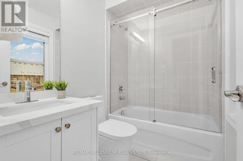 18 Deneb Street, Barrie, ON - Indoor Photo Showing Bathroom