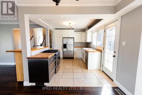 452 Southland Crescent, Oakville, ON - Indoor Photo Showing Kitchen