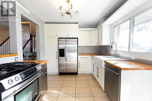 452 Southland Crescent, Oakville, ON - Indoor Photo Showing Kitchen