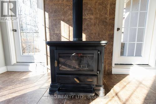 452 Southland Crescent, Oakville, ON - Indoor Photo Showing Living Room With Fireplace