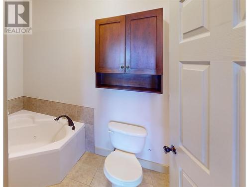 7307 Prospector Avenue Unit# 701, Radium Hot Springs, BC - Indoor Photo Showing Bathroom