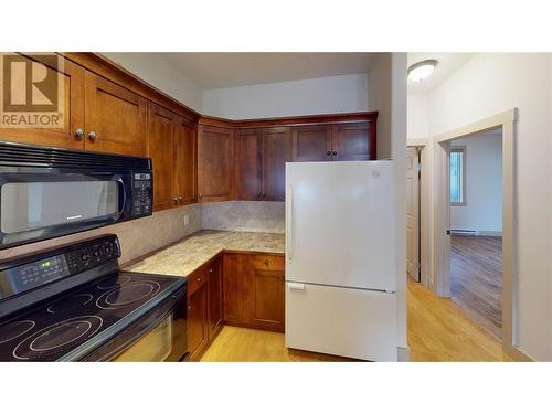 7307 Prospector Avenue Unit# 701, Radium Hot Springs, BC - Indoor Photo Showing Kitchen