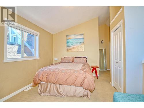 6804 Santiago Loop N Unit# 157, Kelowna, BC - Indoor Photo Showing Bedroom