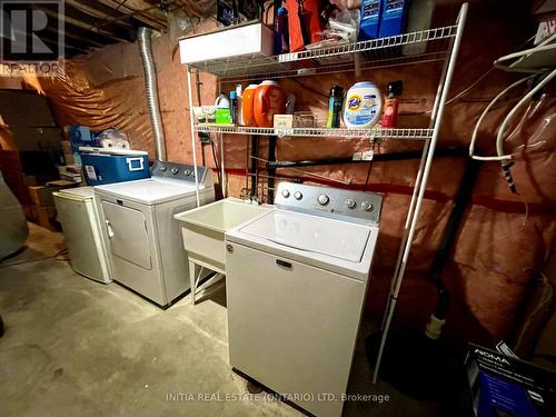 B - 249 Martinet Avenue, London, ON - Indoor Photo Showing Laundry Room