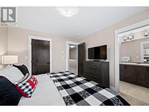 5050 Valley Drive Unit# 4, Sun Peaks, BC - Indoor Photo Showing Bedroom