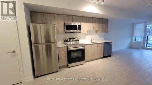 212 - 556 Marlee Avenue, Toronto, ON - Indoor Photo Showing Kitchen