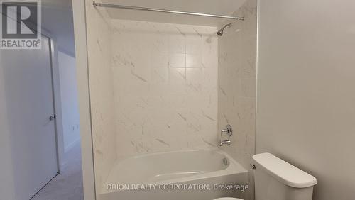 212 - 556 Marlee Avenue, Toronto, ON - Indoor Photo Showing Bathroom