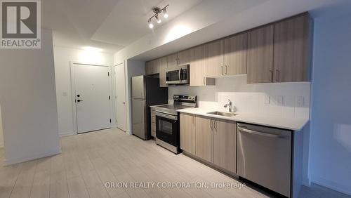 212 - 556 Marlee Avenue, Toronto, ON - Indoor Photo Showing Kitchen