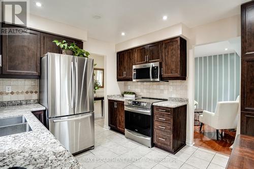 1133 Beechnut Road, Oakville, ON - Indoor Photo Showing Kitchen