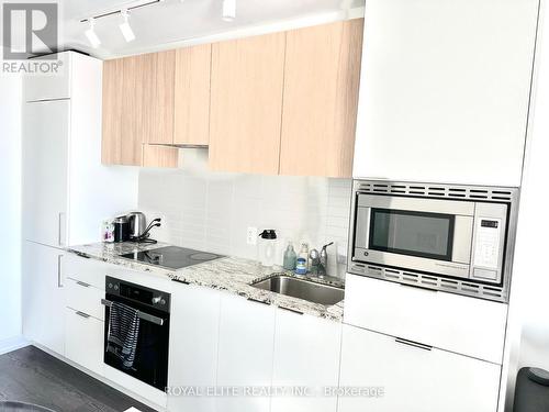 535 - 20 O'Neill Road, Toronto, ON - Indoor Photo Showing Kitchen With Upgraded Kitchen