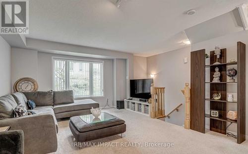 5650 Winston Churchill Boulevard, Mississauga, ON - Indoor Photo Showing Living Room