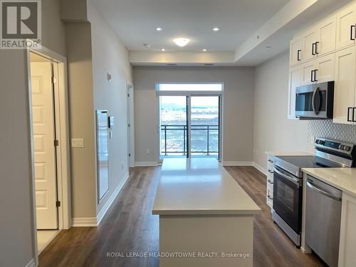 602 - 490 Gordon Krantz Avenue, Milton, ON - Indoor Photo Showing Kitchen