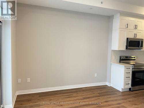 602 - 490 Gordon Krantz Avenue, Milton, ON - Indoor Photo Showing Kitchen