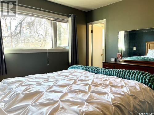 444 2Nd Street E, Shaunavon, SK - Indoor Photo Showing Bedroom