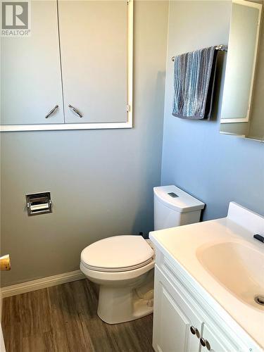 444 2Nd Street E, Shaunavon, SK - Indoor Photo Showing Bathroom