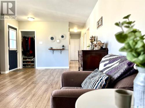 444 2Nd Street E, Shaunavon, SK - Indoor Photo Showing Living Room